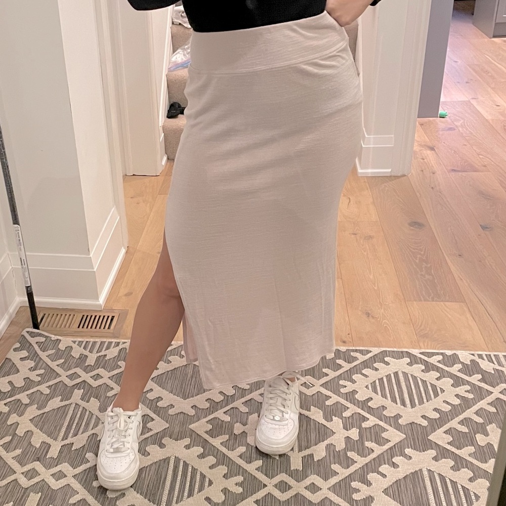 Aritzia Wilfred Free jersey skirt SM